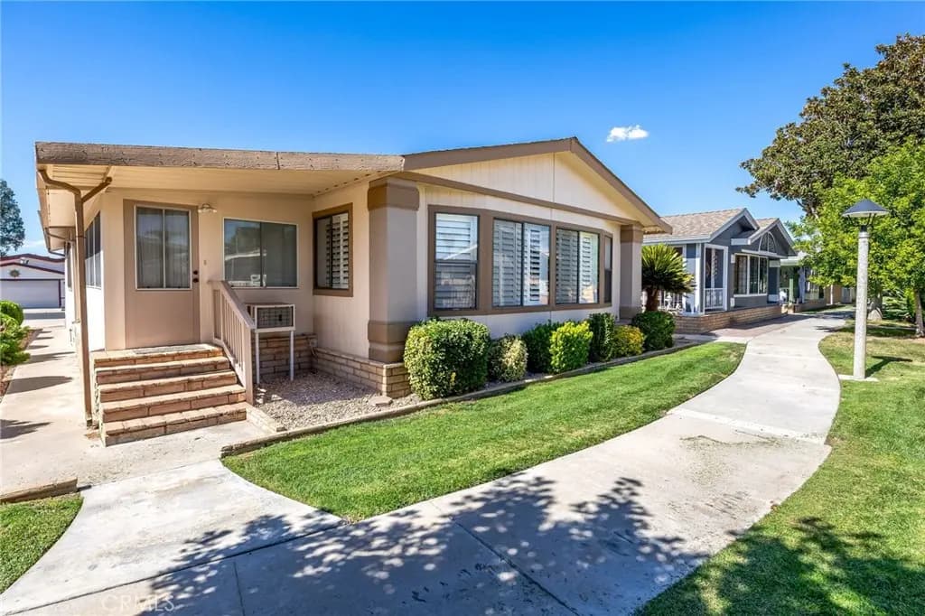1286 Sorrel Drive, Hemet, CA — listing photo 1