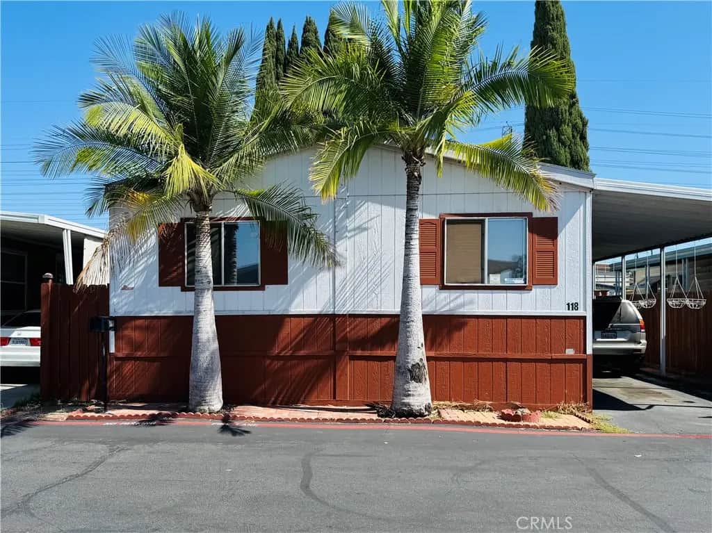 16600 orange 118, Paramount, CA — listing photo 1