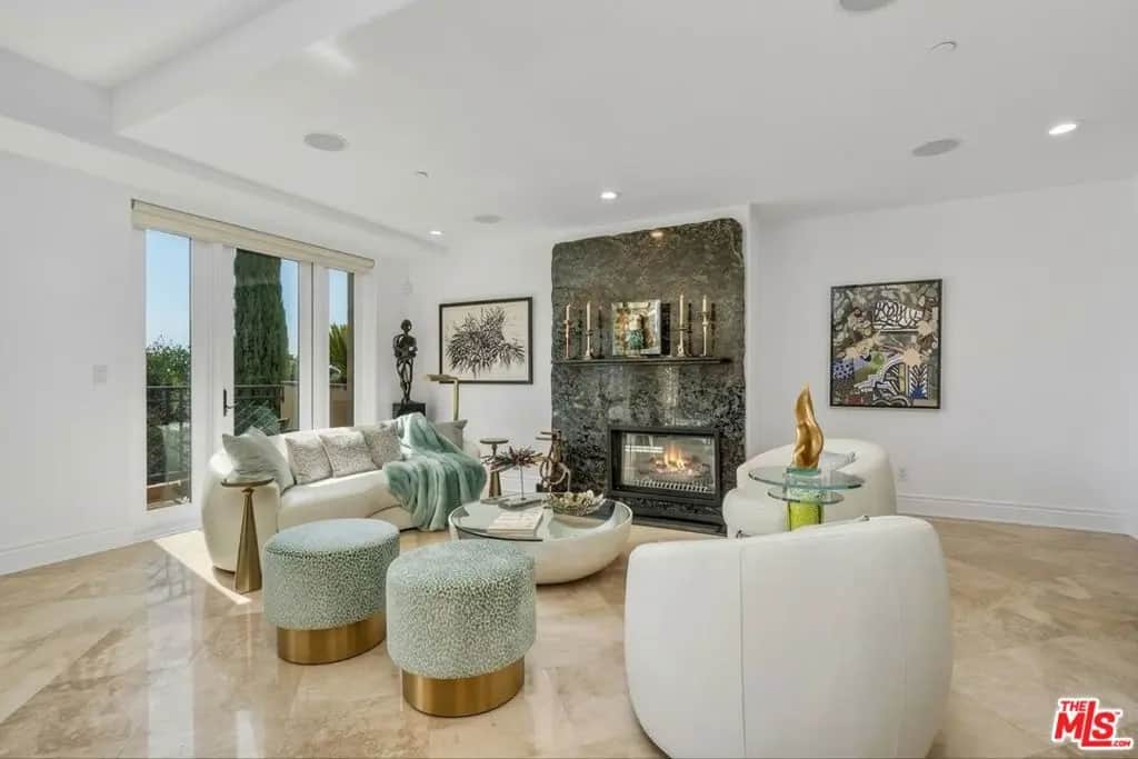 137 S Spalding Drive 401, Beverly Hills, CA — listing photo 1