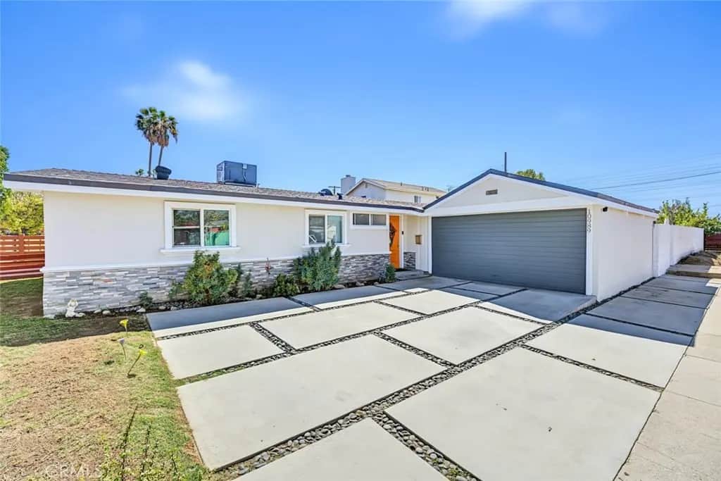 10989 Mascarell Avenue, San Fernando, CA — listing photo 1