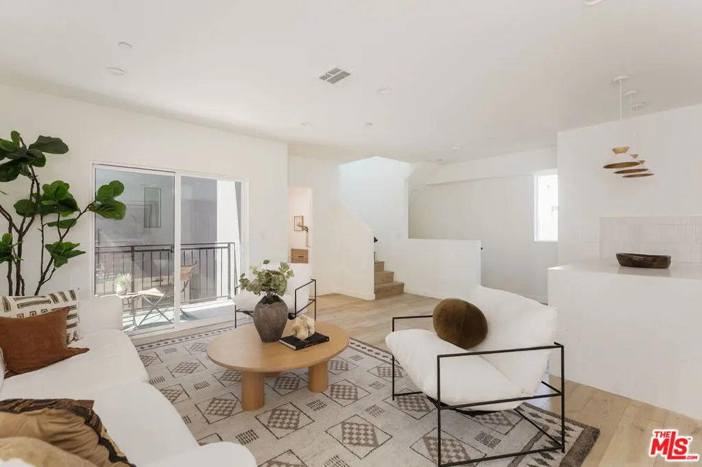 1231 1/2 N June Street, Los Angeles, CA — listing photo 1