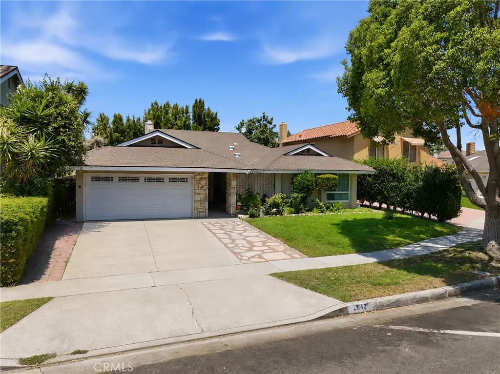 2542 N Pacific, Santa Ana, CA — listing photo 1