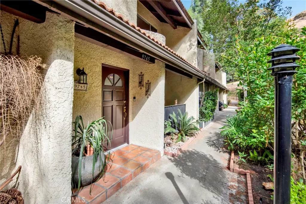 9745 Via Roma, Burbank, CA — listing photo 1