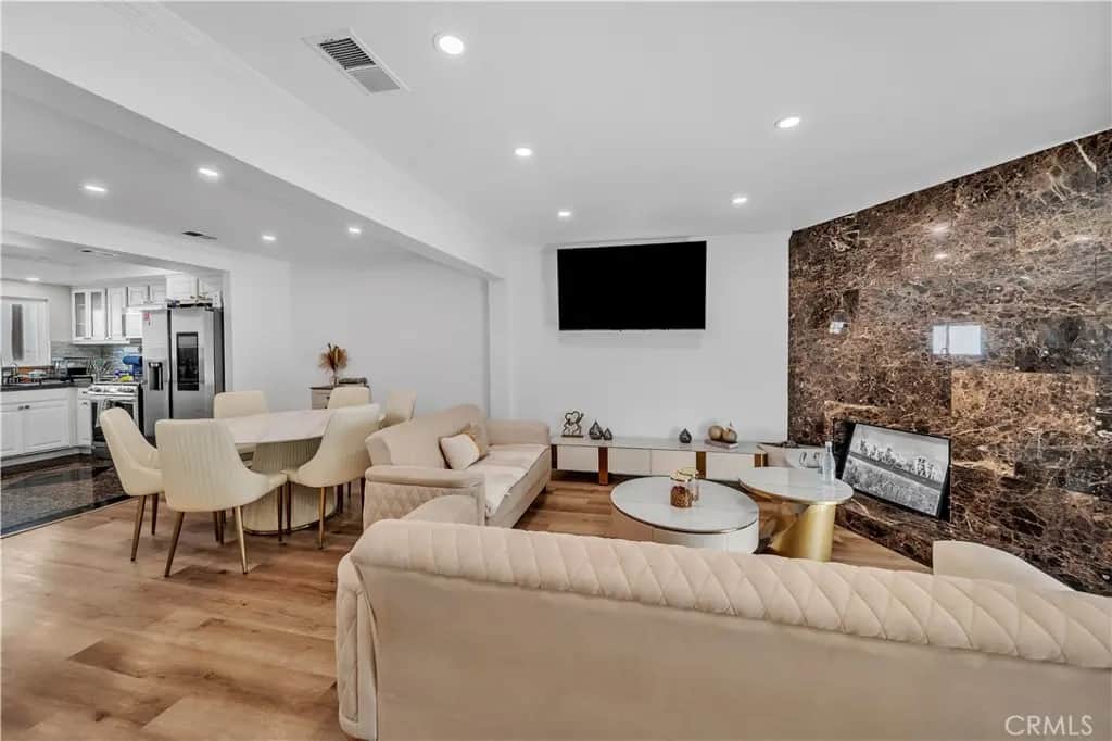13412 Burbank #2, Sherman Oaks, CA — listing photo 1