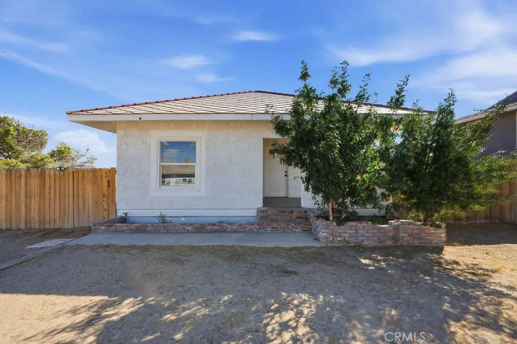 270 Juniper Street, Barstow, CA — listing photo 1