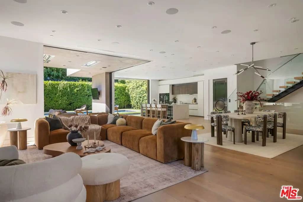1845 Coldwater Canyon Drive, Beverly Hills, CA — listing photo 1
