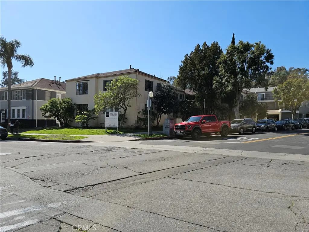579 Levering Avenue 579, Westwood Century City, CA — listing photo 1