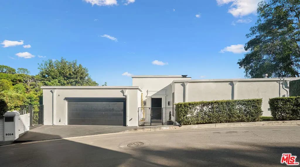 9314 Lloydcrest Drive, Beverly Hills, CA — listing photo 1