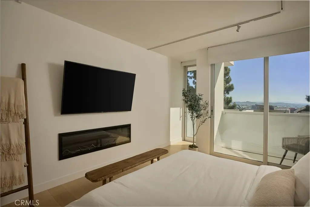 8787 Shoreham Drive 105, West Hollywood, CA — listing photo 1