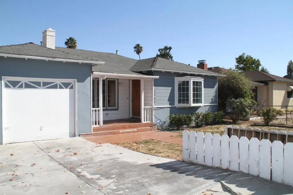 2260 Pulgas Avenue, East Palo Alto, CA — listing photo 1