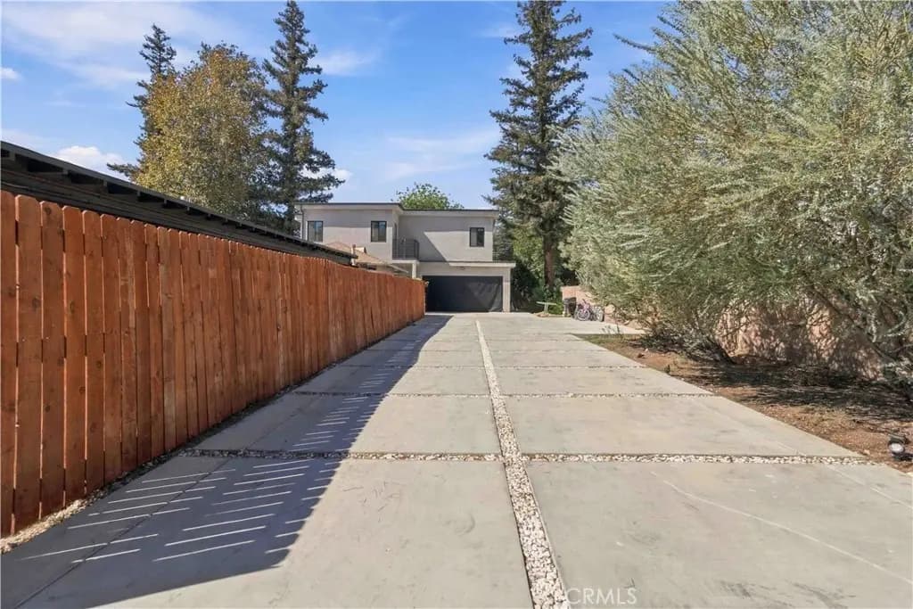 8633 Zelzah, Northridge, CA — listing photo 1