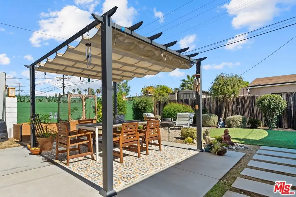 5832 S Van Ness Avenue, Los Angeles, CA — listing photo 1