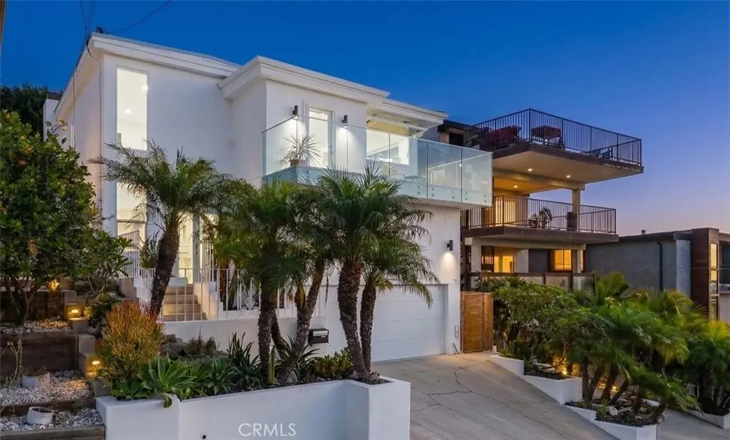 2076 Stanley Avenue, Signal Hill, CA — listing photo 1
