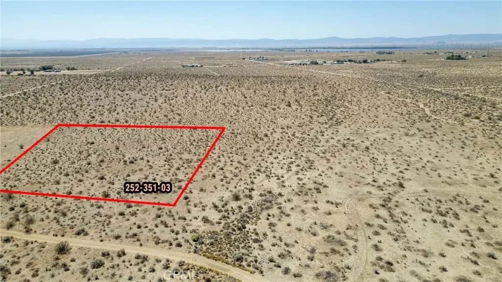 0 Ptn Of Se1/4 Sec18 T9 R13 Excl of MR, Rosamond, CA — listing photo 1