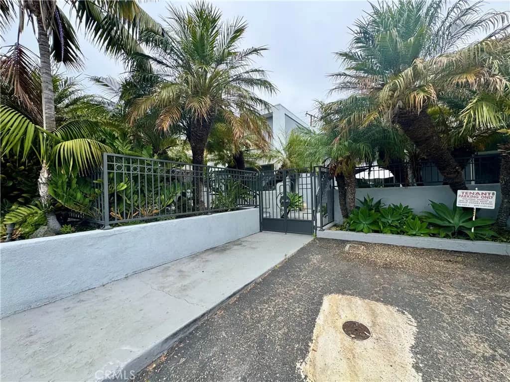 970 Glenneyre Street A, Laguna Beach, CA — listing photo 1