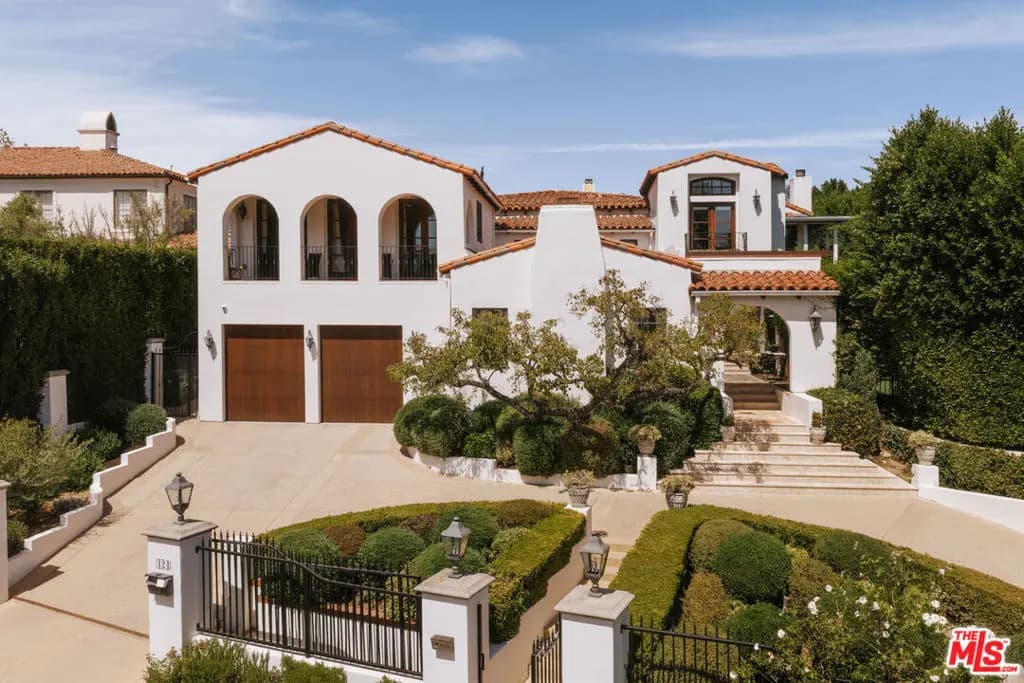 124 N Woodburn Drive, Los Angeles, CA — listing photo 1