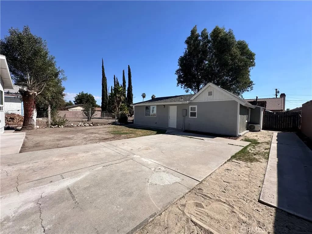 1025 W 11th st 2, San Bernardino, CA — listing photo 1