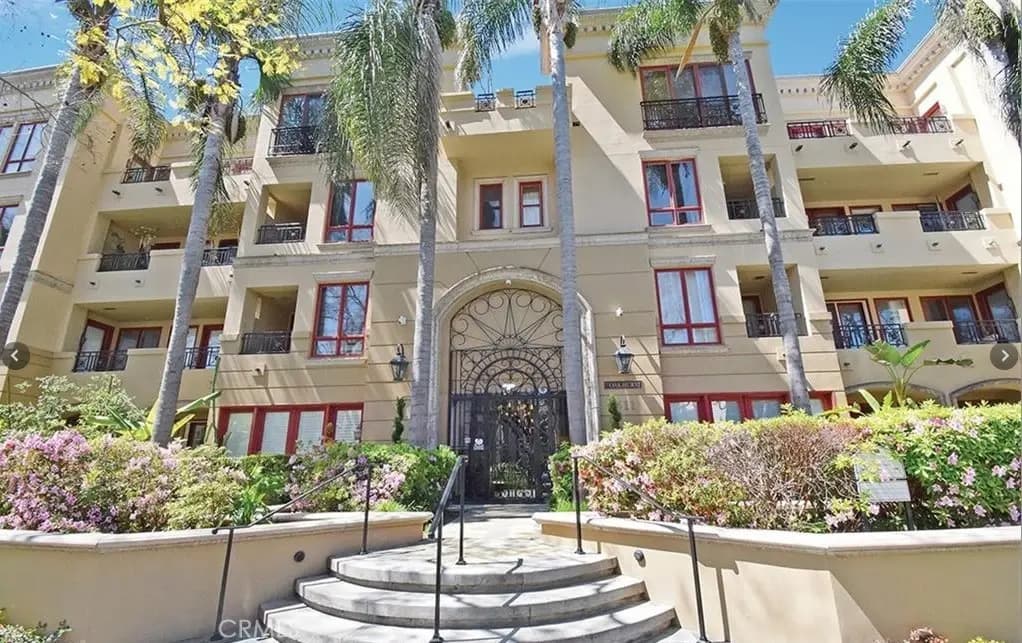 411 N Oakhurst Drive 102, Beverly Hills, CA — listing photo 1
