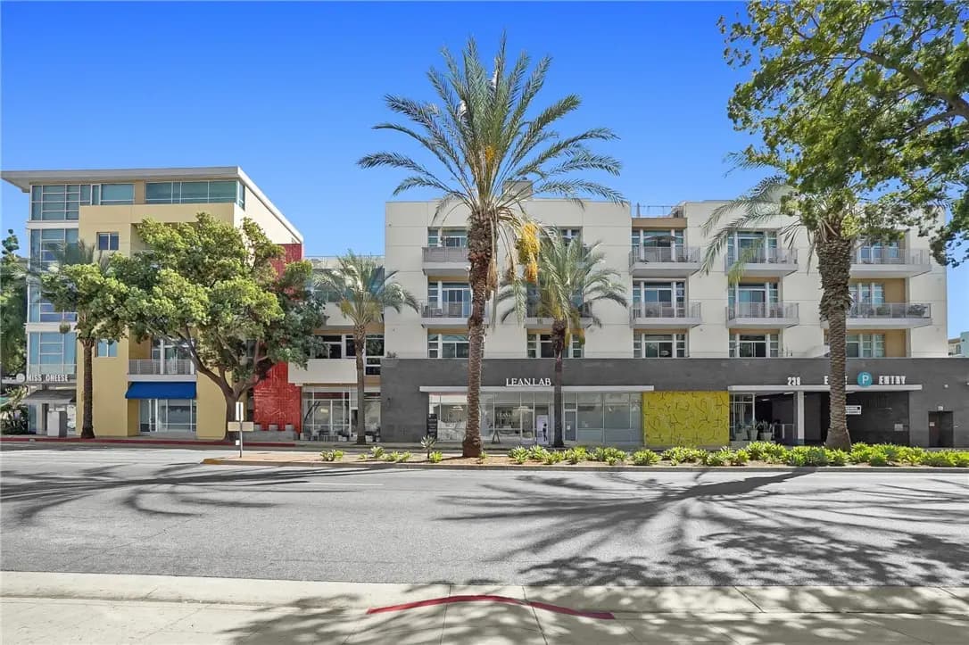 238 S Arroyo Pkwy 203, Pasadena, CA — listing photo 1
