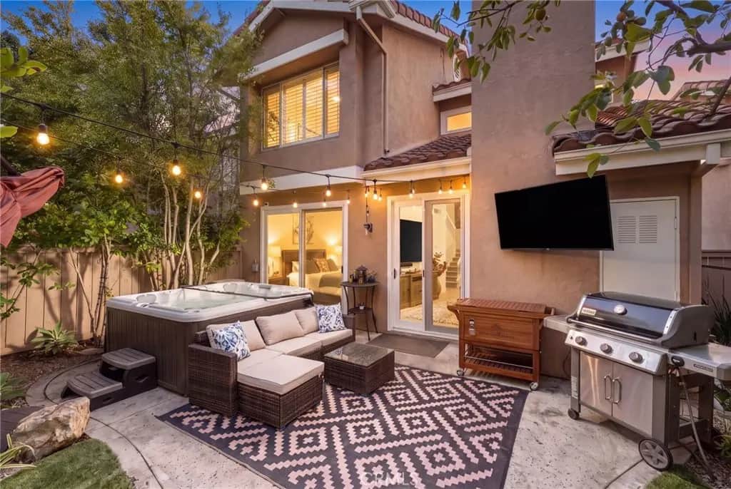4827 Parma Drive, Oak Park, CA — listing photo 1