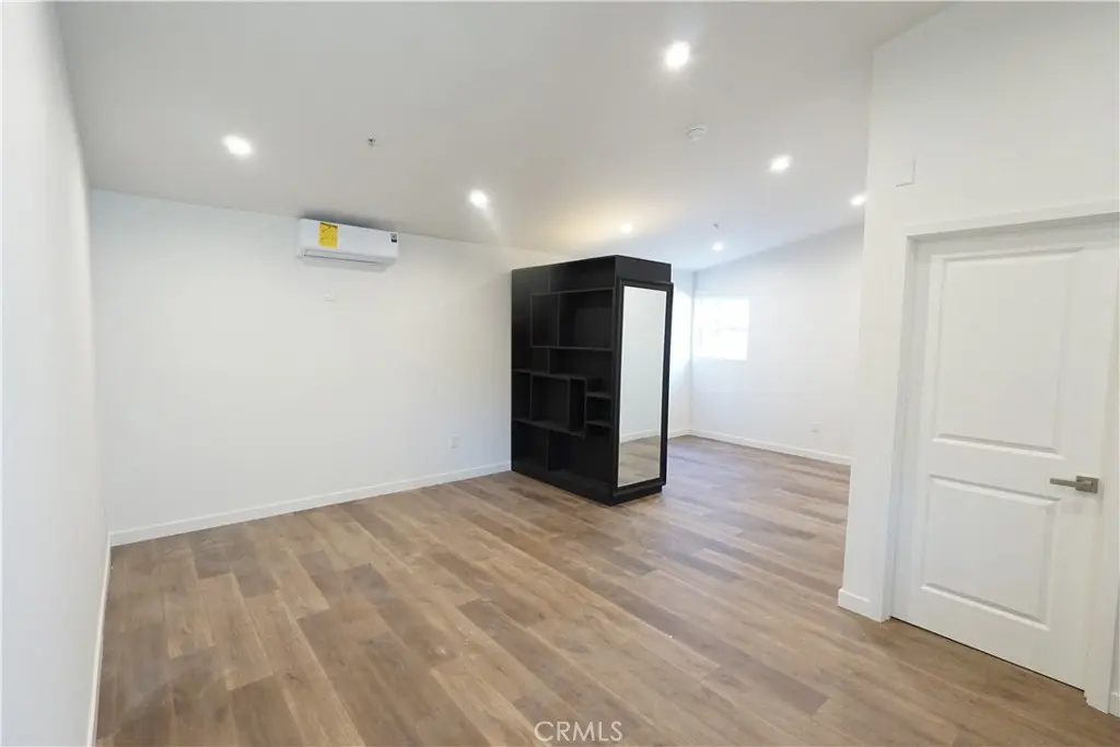 2821 8th 1/2 Avenue, Los Angeles, CA — listing photo 1