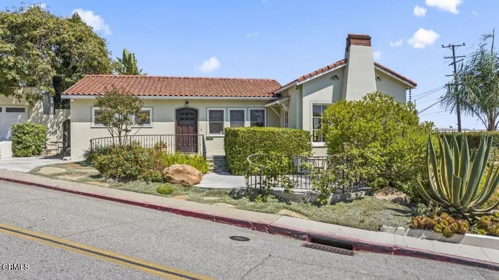 1497 E Main Street, Ventura, CA — listing photo 1