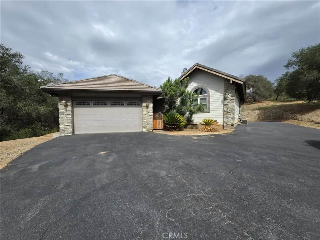 1686 Rice Canyon, Fallbrook, CA — listing photo 1