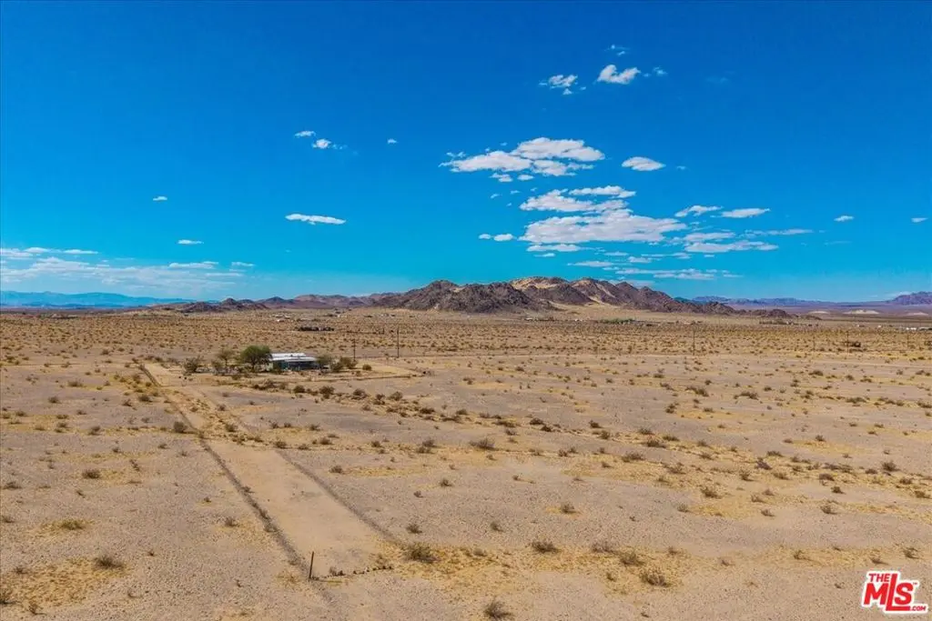 3229 Blower Road, Twentynine Palms, CA — listing photo 1