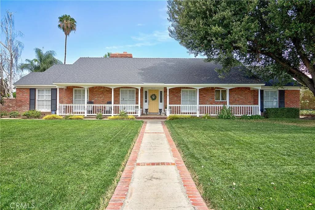 2133 Elsinore, Riverside, CA — listing photo 1