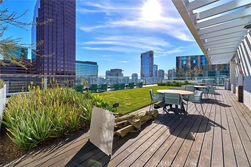 877 Francisco 1717, Los Angeles, CA — listing photo 1
