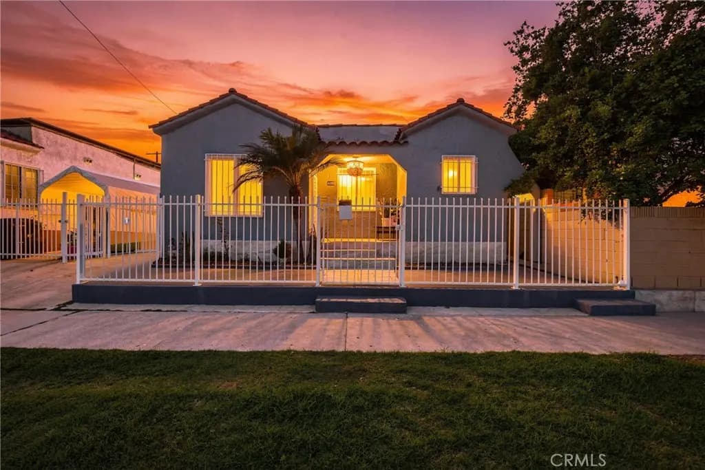 8205 Stanford Ave, Los Angeles, CA — listing photo 1