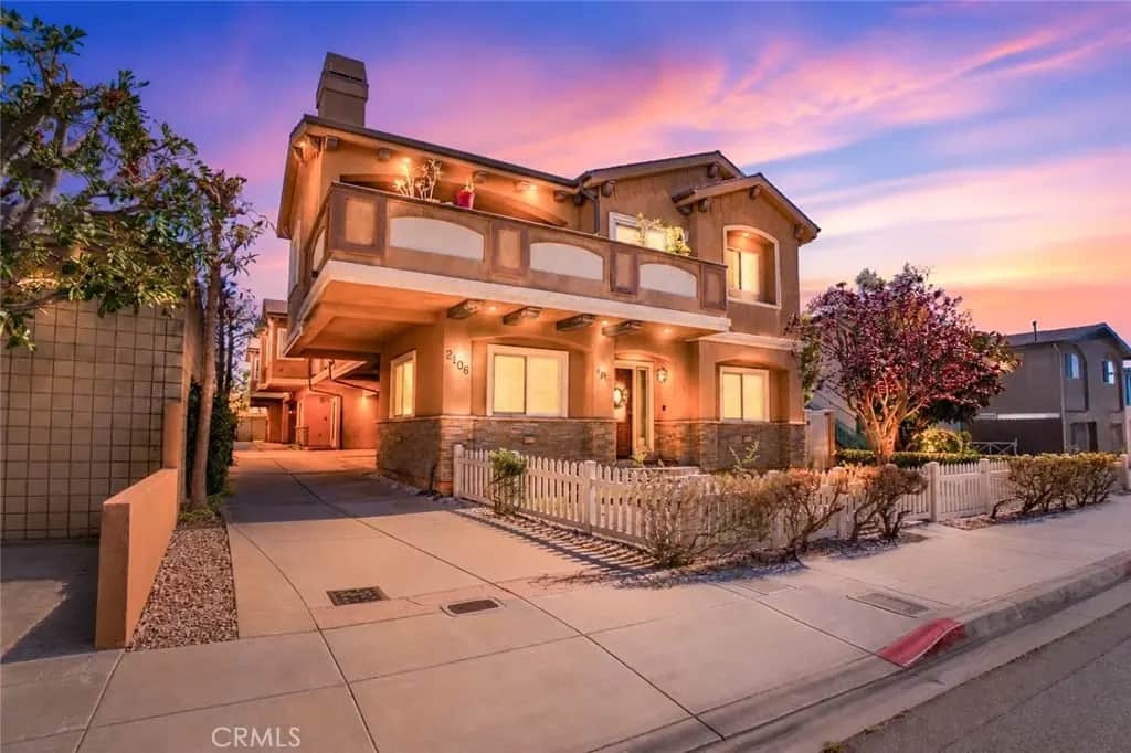 2106 Mathews C, Redondo Beach, CA — listing photo 1