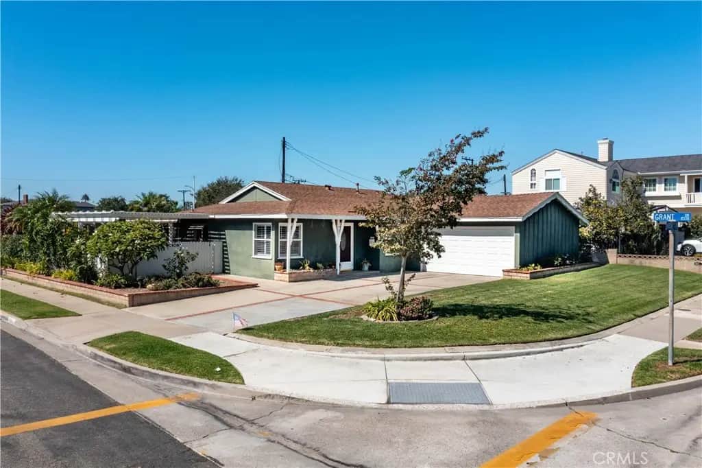 19271 Harding Lane, Huntington Beach, CA — listing photo 1