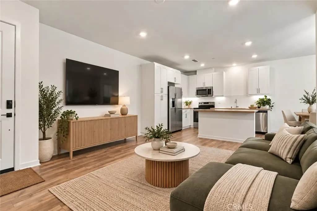 6123 Valentina way 303, Eastvale, CA — listing photo 1