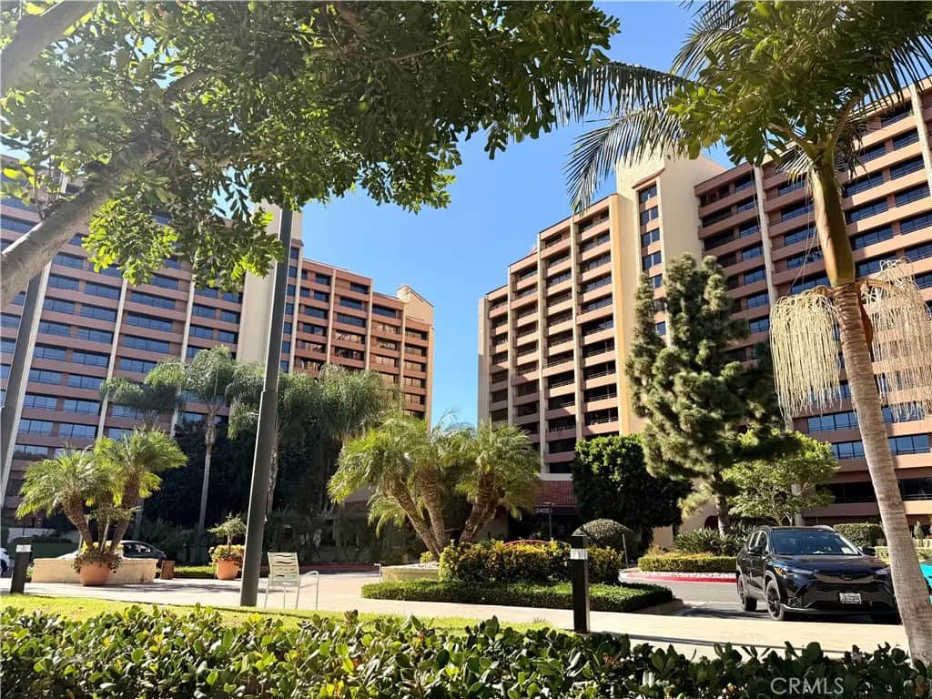 24055 Paseo Del Lago 612, Laguna Woods, CA — listing photo 1