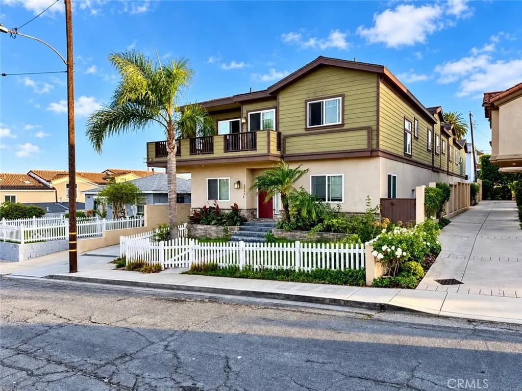 2516 Gates, Redondo Beach, CA — listing photo 1