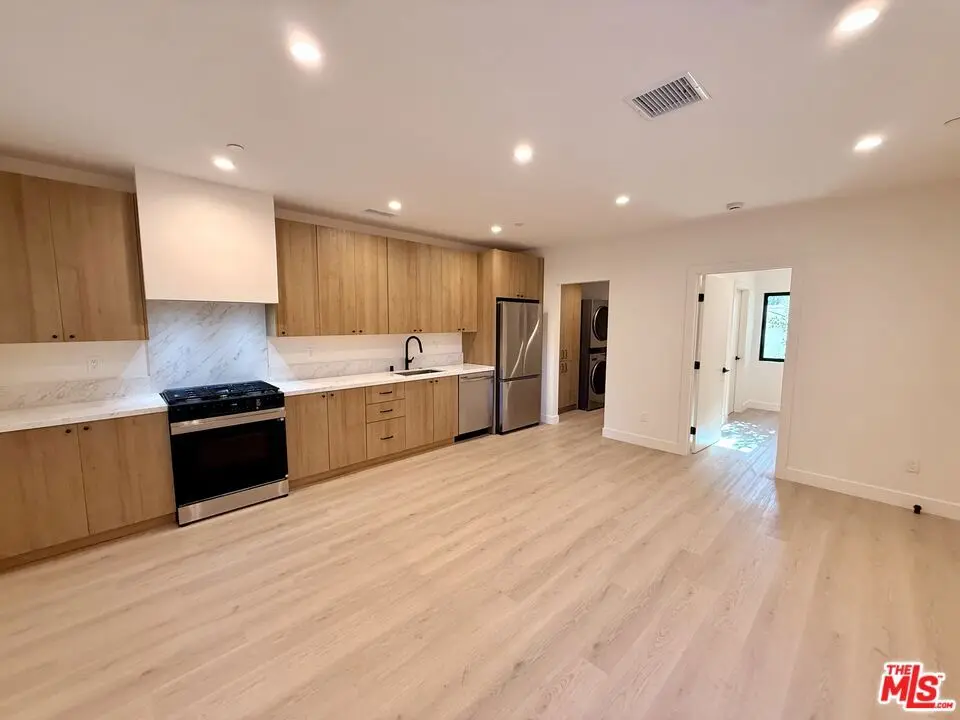 2707 Benedict Street 1/2, Los Angeles, CA — listing photo 1