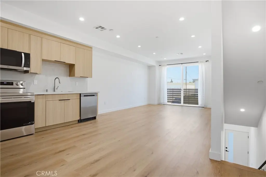 16106 Leadwell St, Van Nuys, CA — listing photo 1