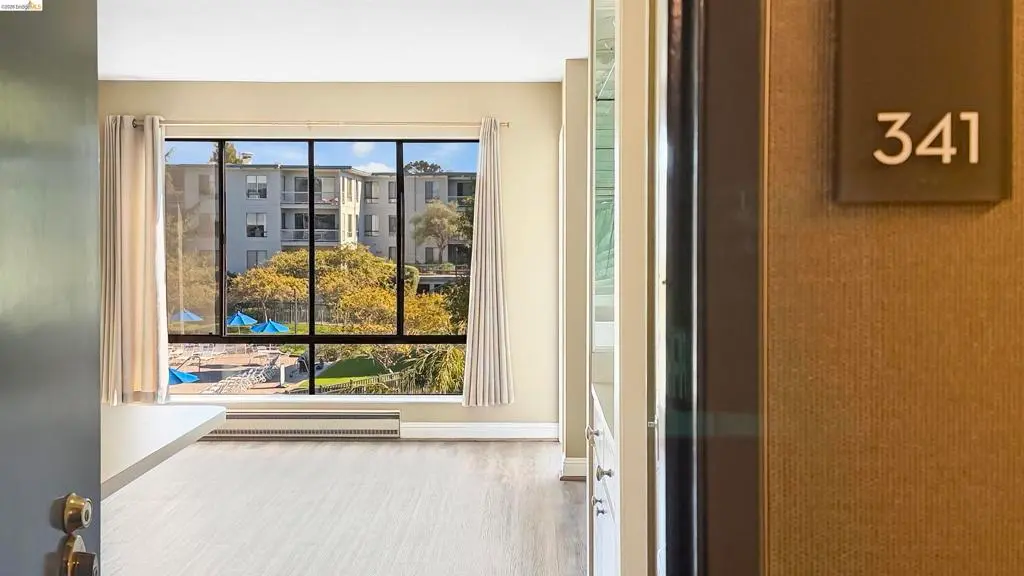6 Commodore Drive C341, Emeryville, CA — listing photo 1