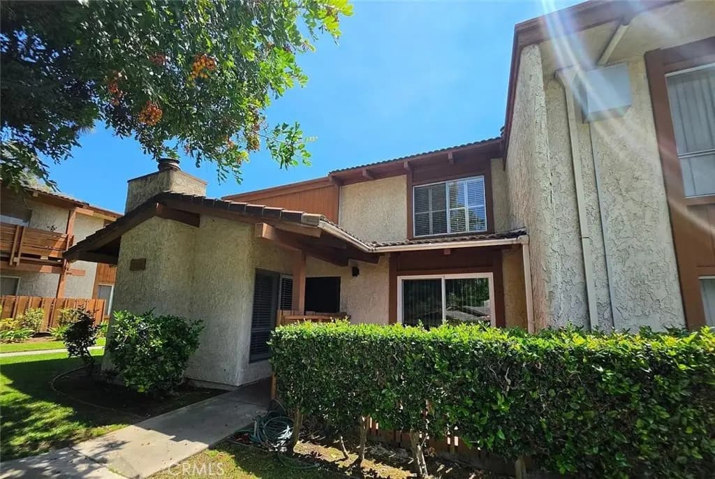 3709 Country Club Drive 1, Long Beach, CA — listing photo 1