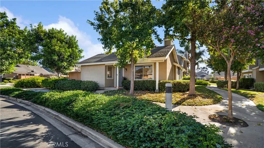 13 Hollowglen, Irvine, CA — listing photo 1
