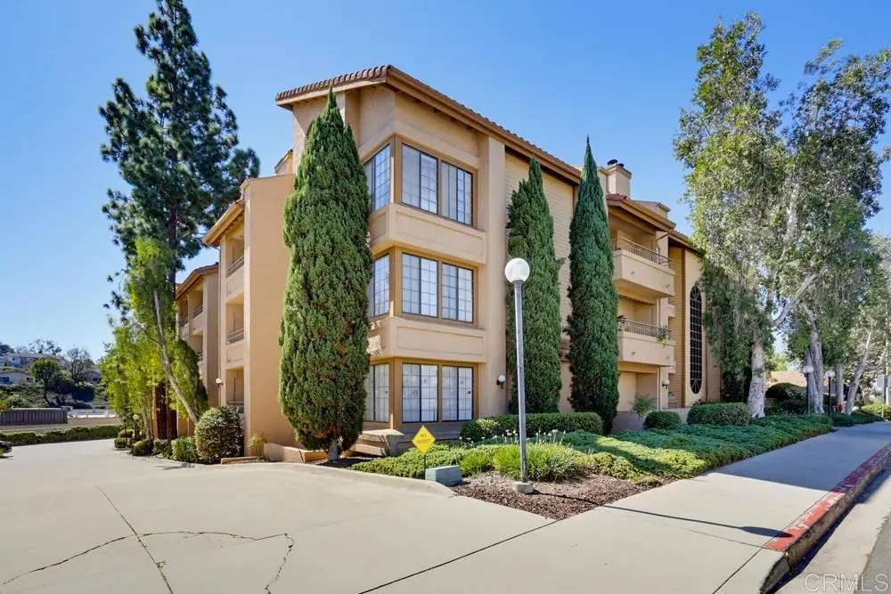 5649 Lake Park Way 302, La Mesa, CA — listing photo 1