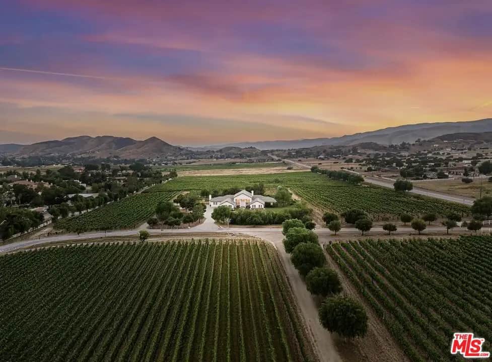 9640 Sierra Highway, Agua Dulce, CA — listing photo 1