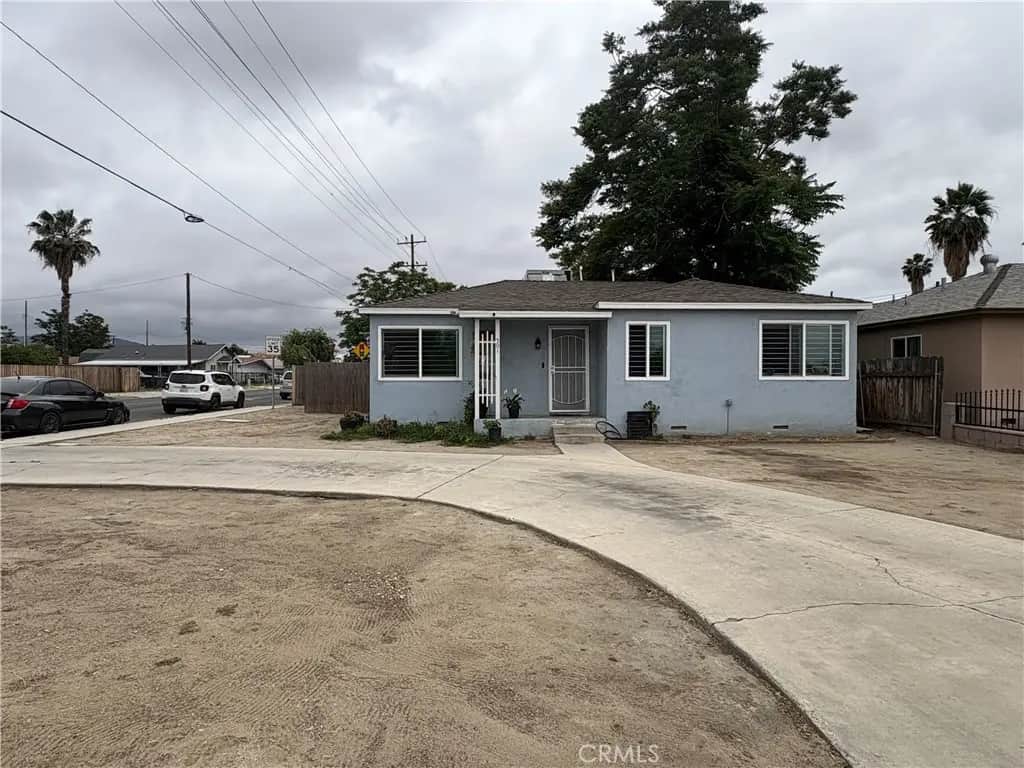 501 W Latham Avenue, Hemet, CA — listing photo 1