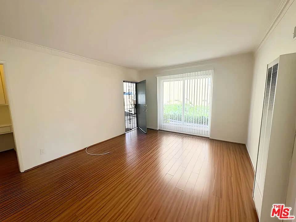 4919 Beverly Boulevard 1, Los Angeles, CA — listing photo 1
