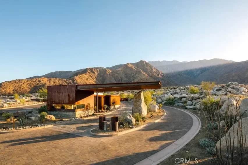2065 Vista Palizada, Palm Springs, CA — listing photo 1
