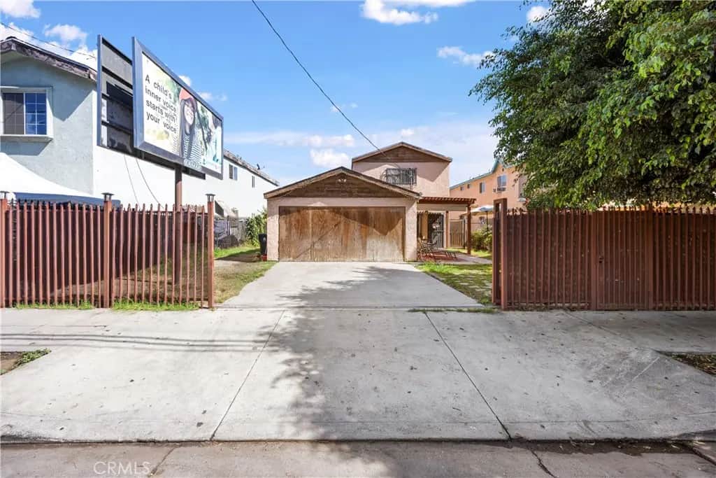 10616 Wilmington, Los Angeles, CA — listing photo 1
