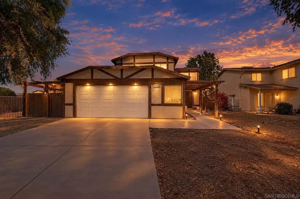 2590 W Elm, El Centro, CA — listing photo 1