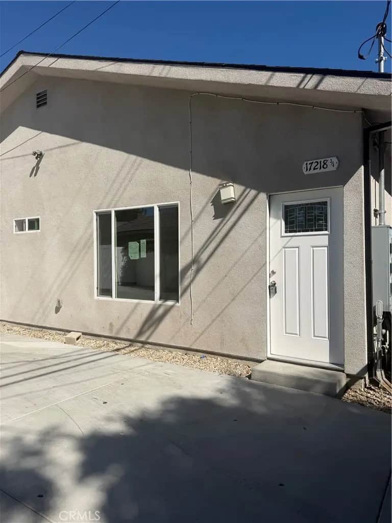 17218 Devonshire 3/4, Northridge, CA — listing photo 1