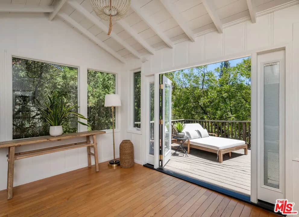 3980 Hopevale Drive, Sherman Oaks, CA — listing photo 1